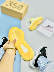 Yeezy Boost 350 V2
Butter