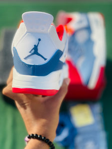 AIR JORDAN RETRO 4