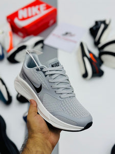 Nke air zoom XR NEXT
RUNNER