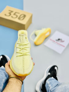 Yeezy Boost 350 V2
Butter